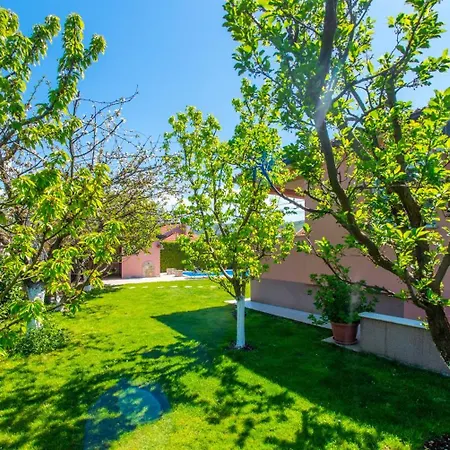 Sunny Retreat فيلة بلاغاي