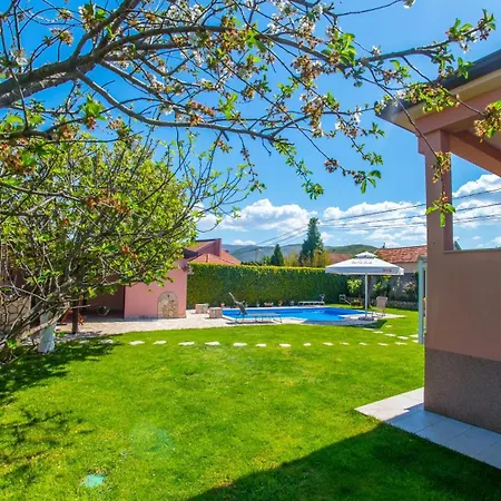 Sunny Retreat *