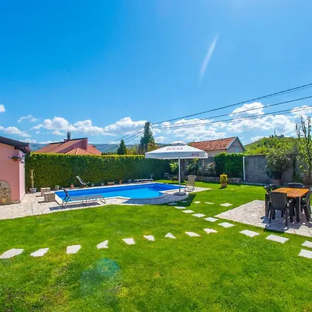 Sunny Retreat فيلة بلاغاي
