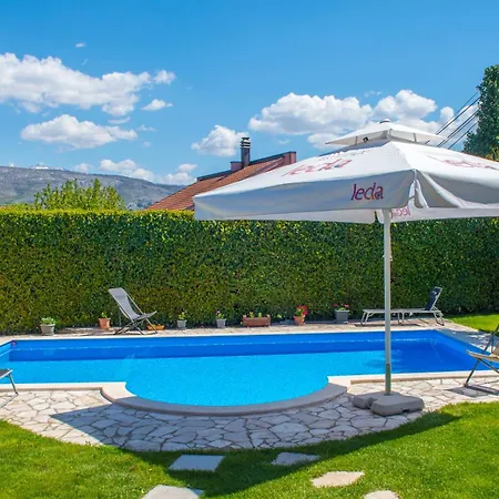 فيلة Sunny Retreat بلاغاي