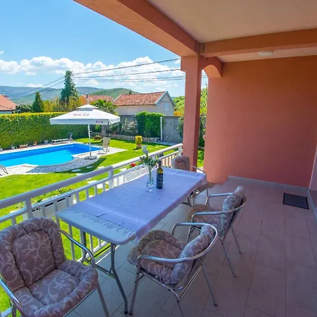 Sunny Retreat *